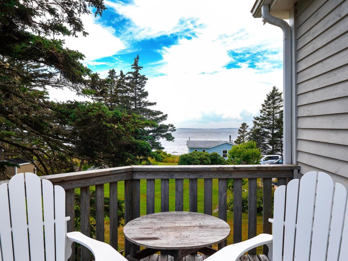 Oceanstone Seaside Resort Пеггис-Ков Экстерьер фото